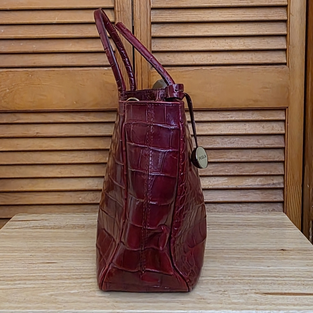 EUC Furla Burgundy Croc-Embossed Italian Leather Tote/Crossbody Bag - Picture 3 of 11